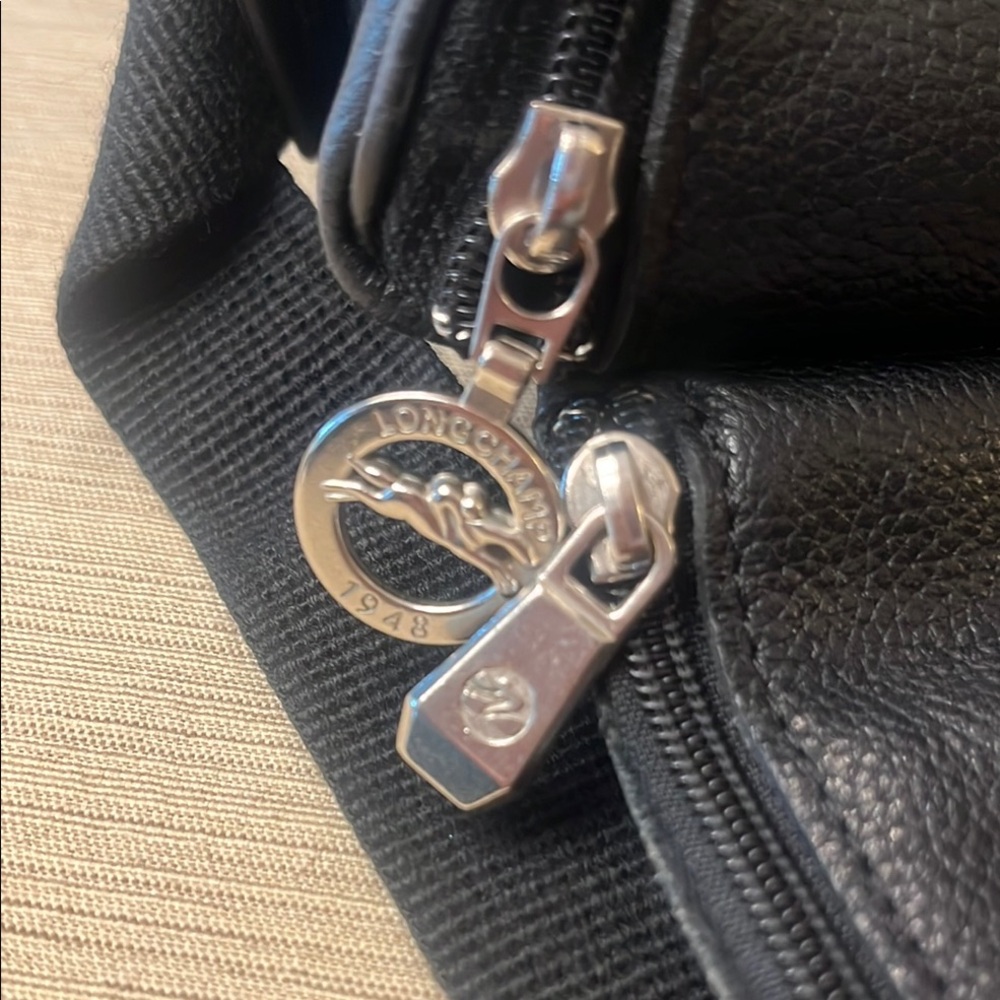 Longchamp Black Travel Bag - Picture 4 of 12